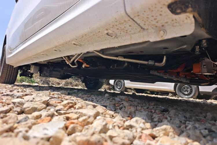 Used Wuling Hongguang New Energy 2025 Extended-Range Hybrid 50 km Standard Version Right Side Sill