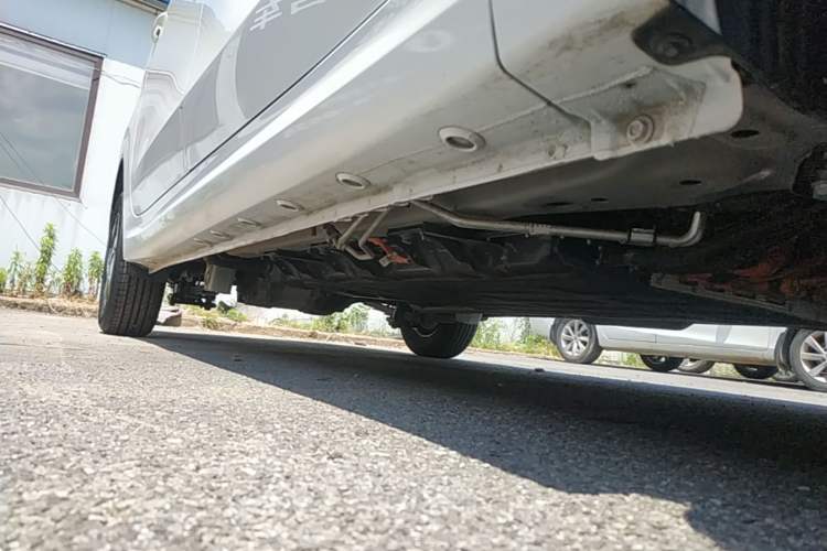 Used Wuling Hongguang New Energy 2025 Model Range-Extending Hybrid 150KM Comfort Edition Right Side Sill