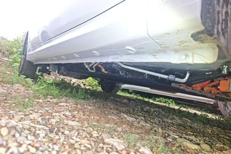 Used Wuling Hongguang New Energy 2025 Extended-Range Hybrid 50KM Comfort Version Right Side Sill