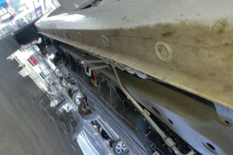 Used Wuling Hongguang New Energy 2025 Extended-Range Hybrid 50KM Comfort Version Right Side Sill