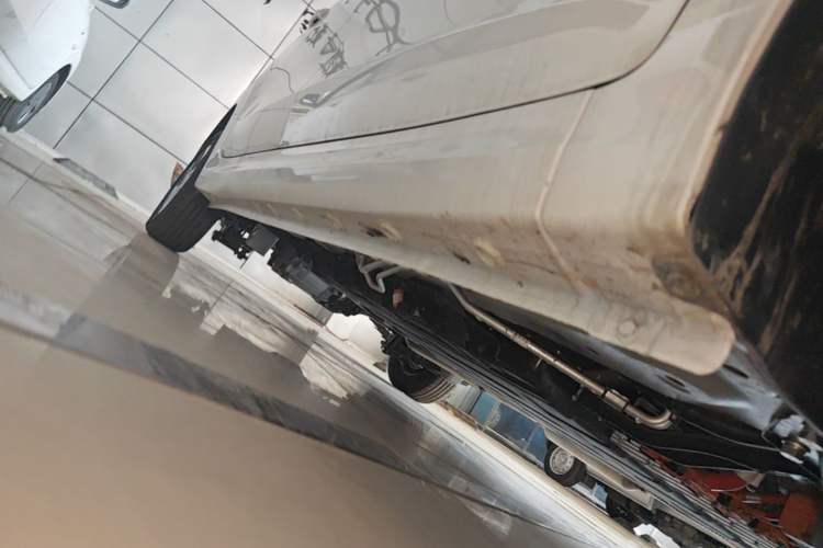 Used Wuling Hongguang New Energy 2025 Extended-Range Hybrid 50KM Comfort Version Right Side Sill