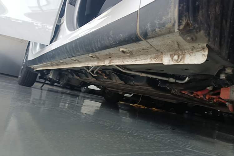 Used Wuling Hongguang New Energy 2025 Extended-Range Hybrid 50KM Comfort Version Right Side Sill