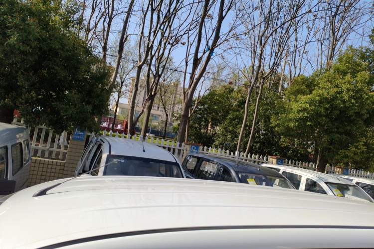 Used Wuling Hongguang New Energy 2025 Extended-Range Hybrid 50KM Comfort Version Roof