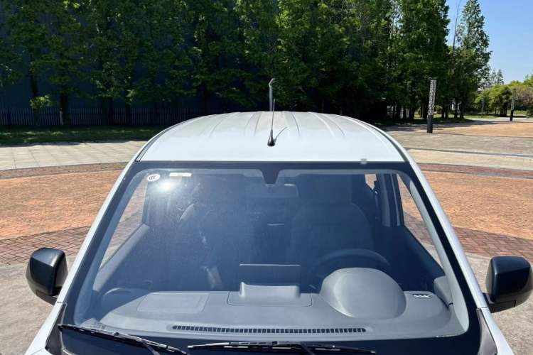 Used Wuling Hongguang New Energy 2025 Extended-Range Hybrid 50KM Comfort Version Roof