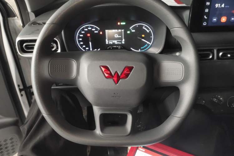 Used Wuling Hongguang New Energy 2025 Extended-Range Hybrid 50KM Comfort Version Steering Wheel