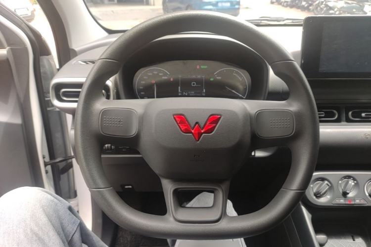 Used Wuling Hongguang New Energy 2025 Extended-Range Hybrid 50 km Standard Version Steering Wheel