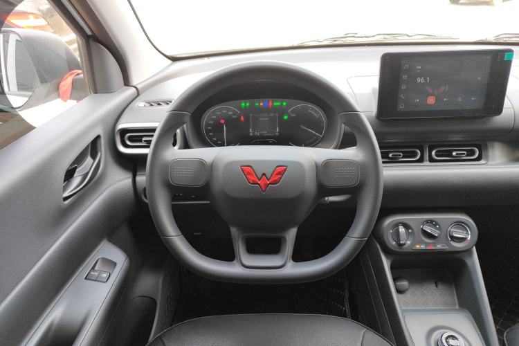 Used Wuling Hongguang New Energy 2025 Extended-Range Hybrid 50 km Standard Version Steering Wheel