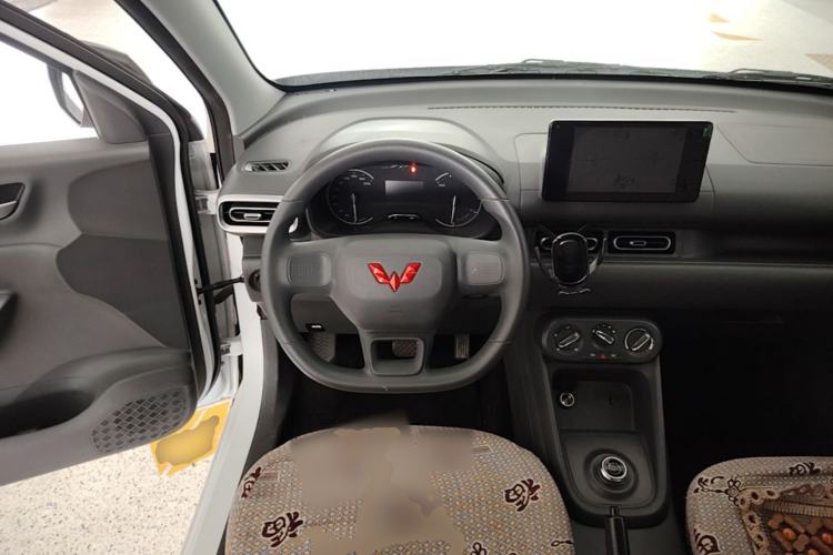 Used Wuling Hongguang New Energy 2025 Extended-Range Hybrid 50KM Comfort Version Steering Wheel