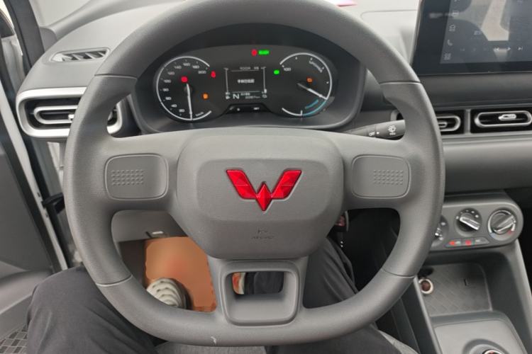 Used Wuling Hongguang New Energy 2025 Extended-Range Hybrid 50 km Standard Version Steering Wheel