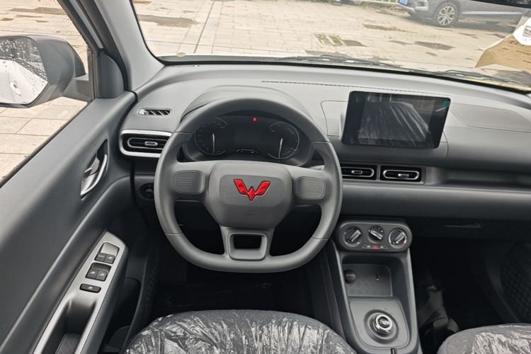 Used Wuling Hongguang New Energy 2025 Extended-Range Hybrid 50KM Comfort Version Steering Wheel