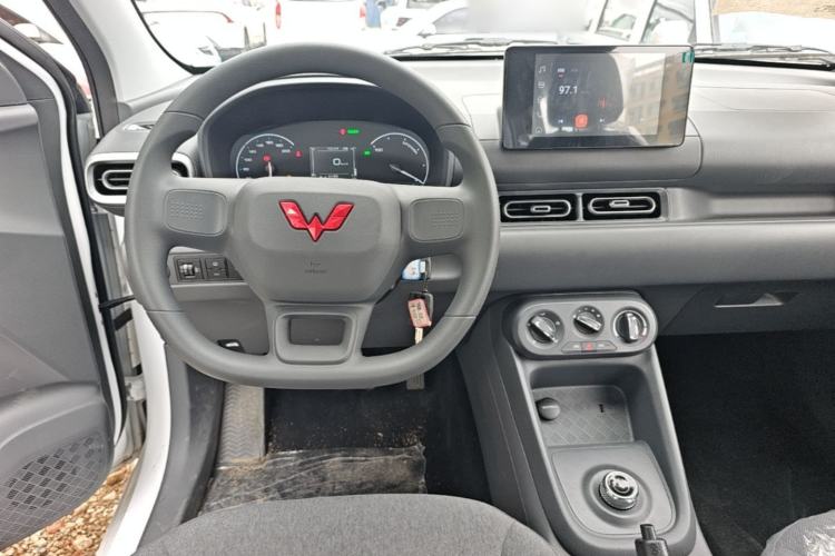 Used Wuling Hongguang New Energy 2025 Extended-Range Hybrid 50 km Standard Version Steering Wheel