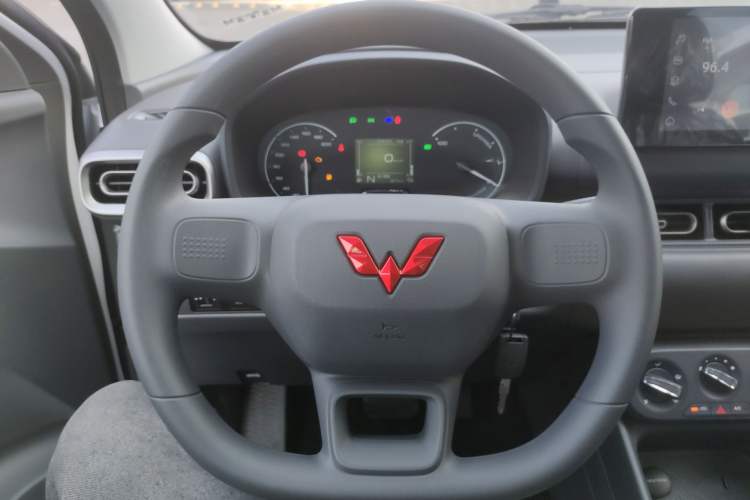 Used Wuling Hongguang New Energy 2025 Extended-Range Hybrid 50 km Standard Version Steering Wheel