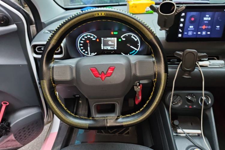 Used Wuling Hongguang New Energy 2025 Extended-Range Hybrid 50 km Standard Version Steering Wheel
