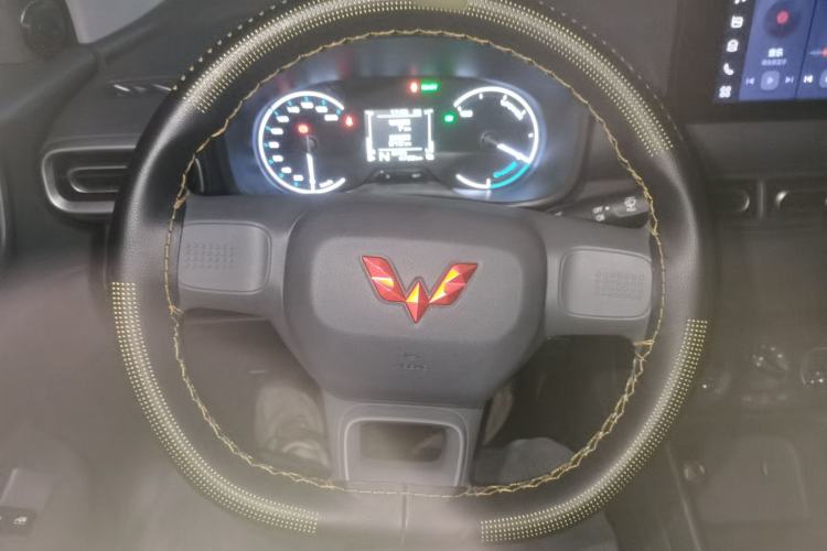 Used Wuling Hongguang New Energy 2025 Extended-Range Hybrid 50 km Standard Version Steering Wheel