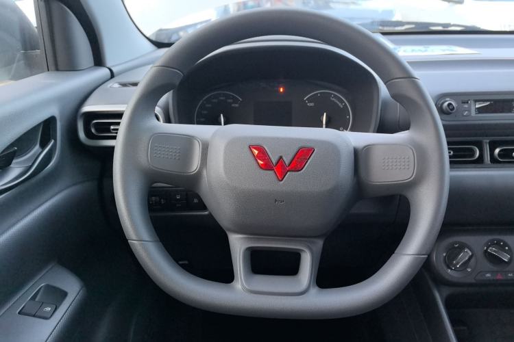 Used Wuling Hongguang New Energy 2025 Extended-Range Hybrid 50 km Utility Version Steering Wheel