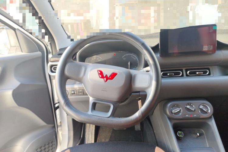 Used Wuling Hongguang New Energy 2025 Extended-Range Hybrid 50 km Standard Version Steering Wheel