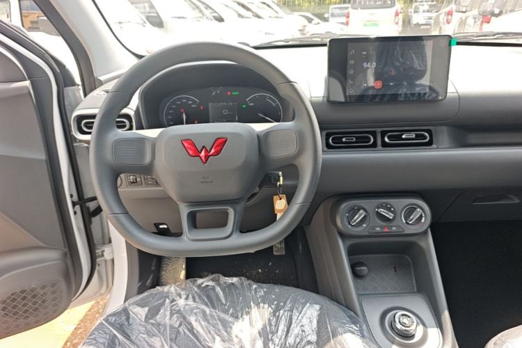 Used Wuling Hongguang New Energy 2025 Extended-Range Hybrid 50 km Standard Version Steering Wheel