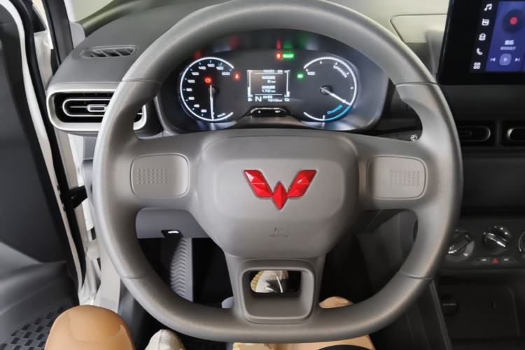 Used Wuling Hongguang New Energy 2025 Extended-Range Hybrid 50KM Comfort Version Steering Wheel