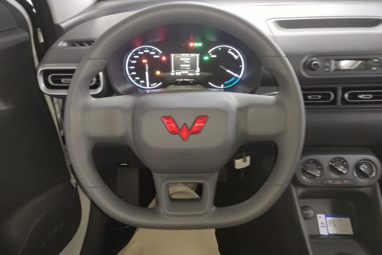 Used Wuling Hongguang New Energy 2025 Extended-Range Hybrid 50 km Utility Version Steering Wheel