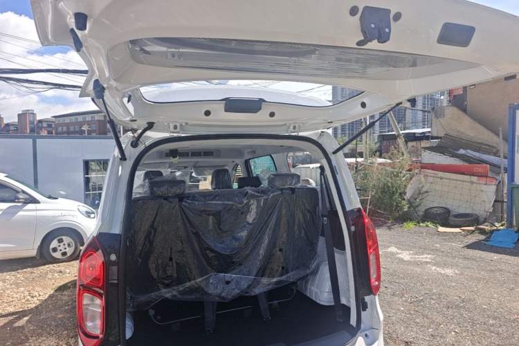 Used Wuling Hongguang New Energy 2025 Extended-Range Hybrid 50KM Comfort Version Trunk