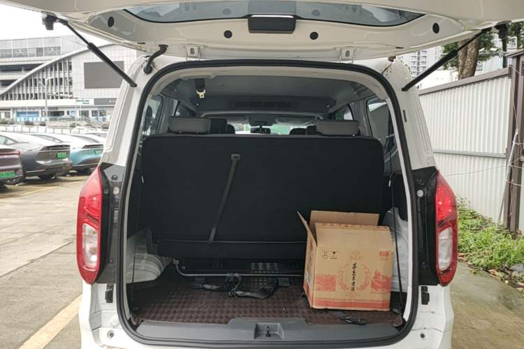 Used Wuling Hongguang New Energy 2025 Extended-Range Hybrid 50KM Comfort Version Trunk