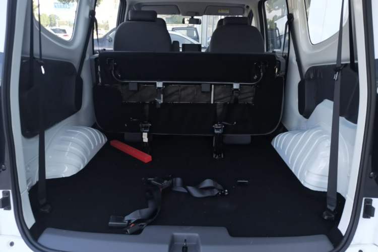 Used Wuling Hongguang New Energy 2025 Extended-Range Hybrid 50KM Comfort Version Trunk