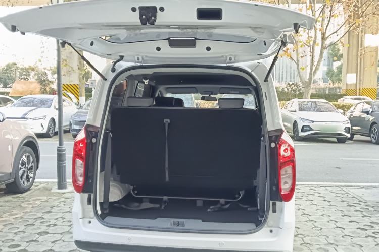 Used Wuling Hongguang New Energy 2025 Extended-Range Hybrid 50KM Comfort Version Trunk