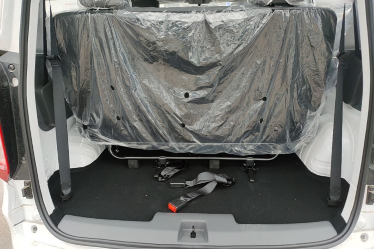 Used Wuling Hongguang New Energy 2025 Extended-Range Hybrid 50KM Comfort Version Trunk