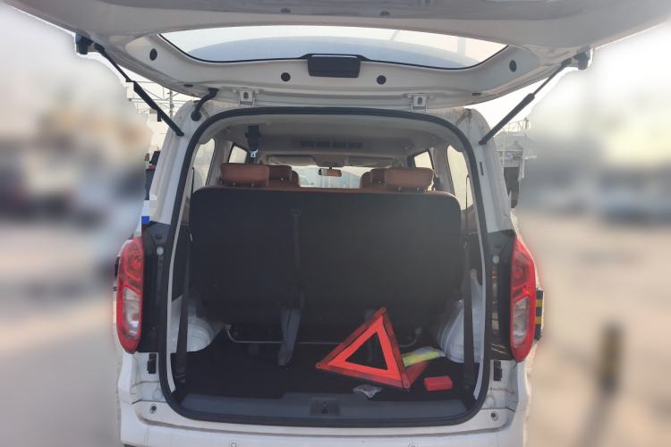Used Wuling Hongguang New Energy 2025 Extended-Range Hybrid 50KM Comfort Version Trunk