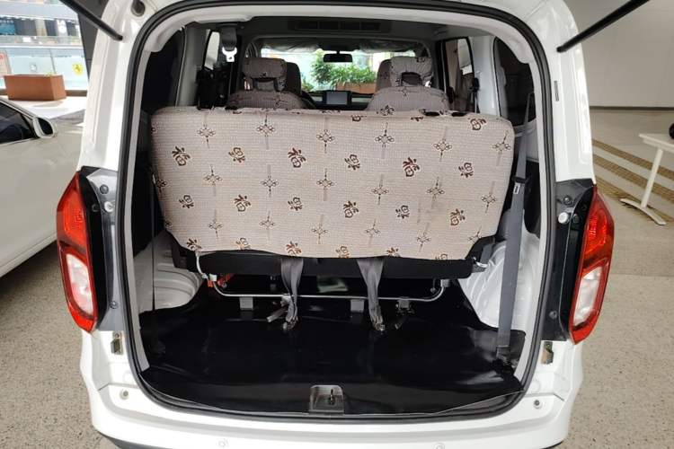 Used Wuling Hongguang New Energy 2025 Extended-Range Hybrid 50KM Comfort Version Trunk