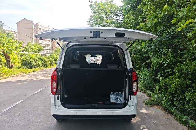 Used Wuling Hongguang New Energy 2025 Model Range-Extending Hybrid 150KM Comfort Edition Trunk