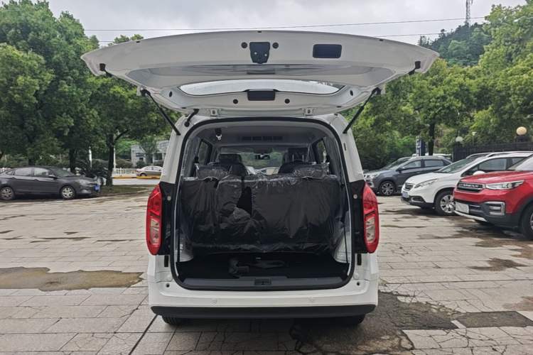 Used Wuling Hongguang New Energy 2025 Extended-Range Hybrid 50KM Comfort Version Trunk
