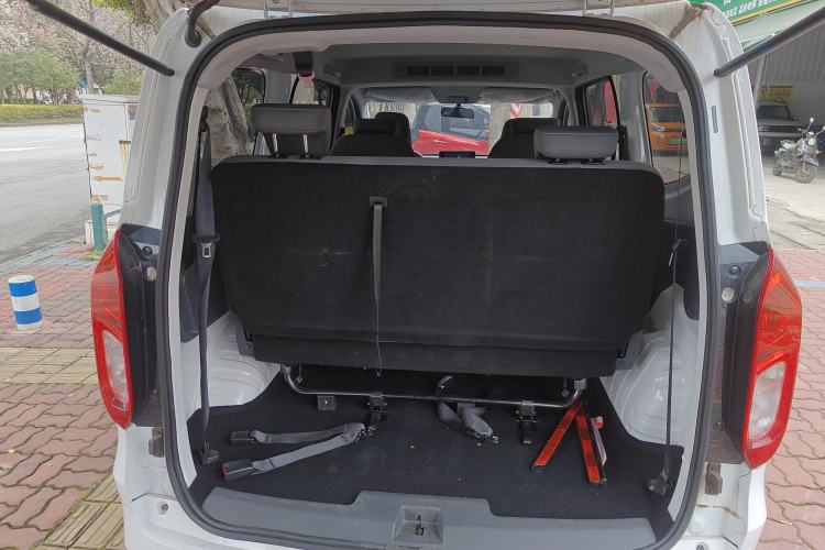 Used Wuling Hongguang New Energy 2025 Extended-Range Hybrid 50KM Comfort Version Trunk