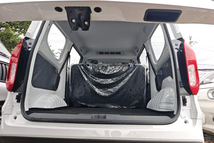 Used Wuling Hongguang New Energy 2025 Extended-Range Hybrid 50 km Standard Version Trunk