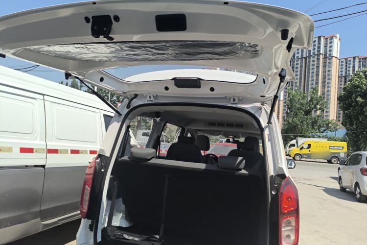 Used Wuling Hongguang New Energy 2025 Extended-Range Hybrid 50KM Comfort Version Trunk