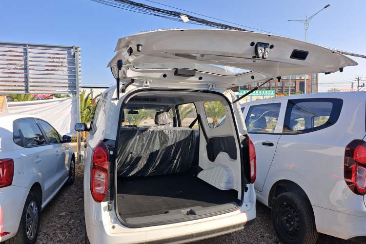Used Wuling Hongguang New Energy 2025 Extended-Range Hybrid 50 km Standard Version Trunk