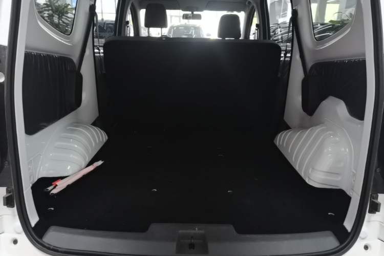 Used Wuling Hongguang New Energy 2025 Model Range-Extending Hybrid 150KM Standard Edition Trunk