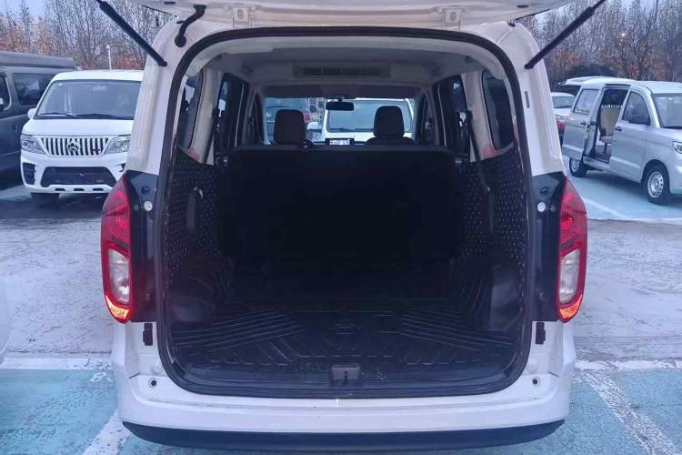 Used Wuling Hongguang New Energy 2025 Extended-Range Hybrid 50 km Standard Version Trunk