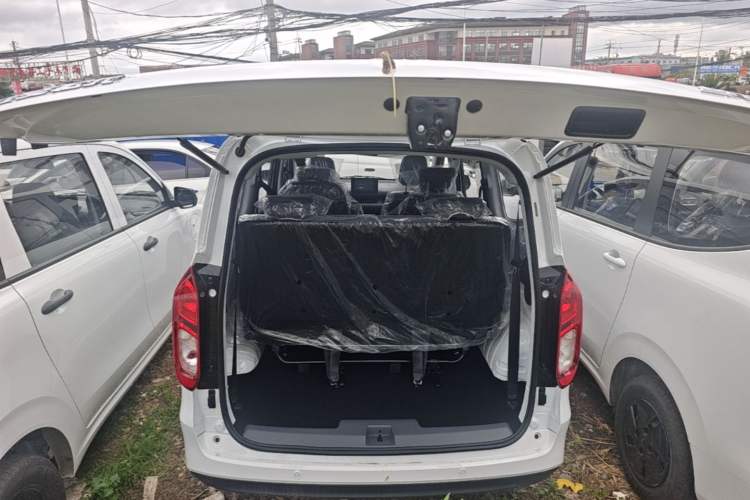 Used Wuling Hongguang New Energy 2025 Extended-Range Hybrid 50KM Comfort Version Trunk
