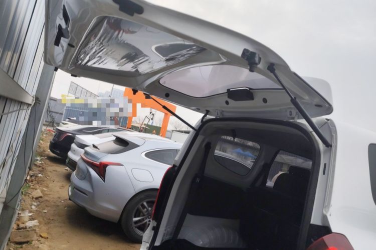 Used Wuling Hongguang New Energy 2025 Extended-Range Hybrid 50KM Comfort Version Trunk