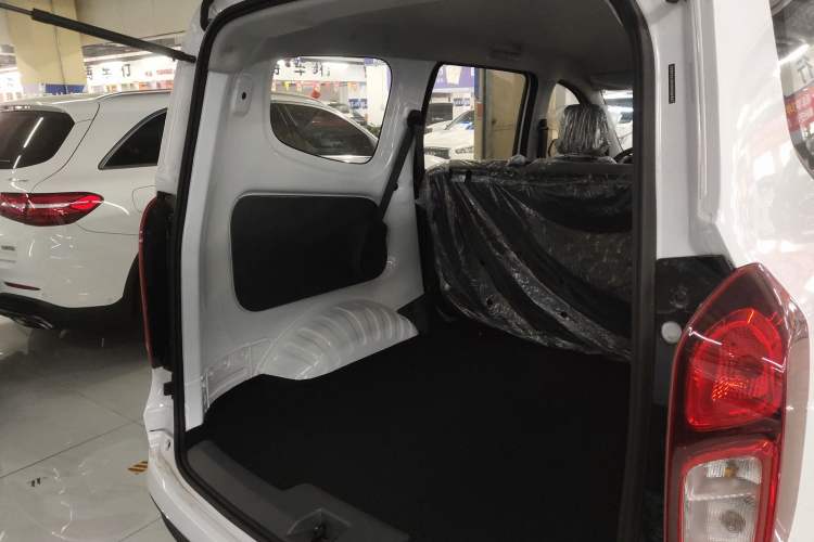 Used Wuling Hongguang New Energy 2025 Extended-Range Hybrid 50 km Utility Version Trunk