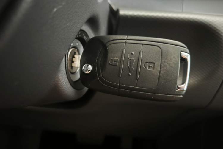 Used Wuling Hongguang New Energy 2025 Extended-Range Hybrid 50KM Comfort Version Vehicle Key