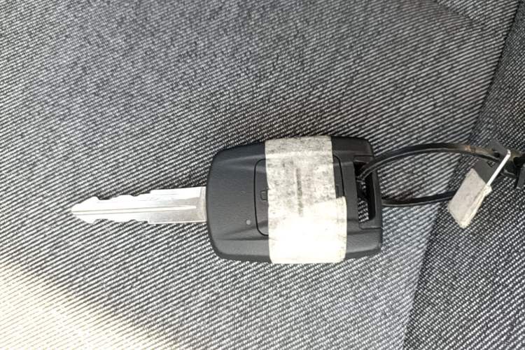 Used Wuling Hongguang New Energy 2025 Extended-Range Hybrid 50 km Utility Version Vehicle Key