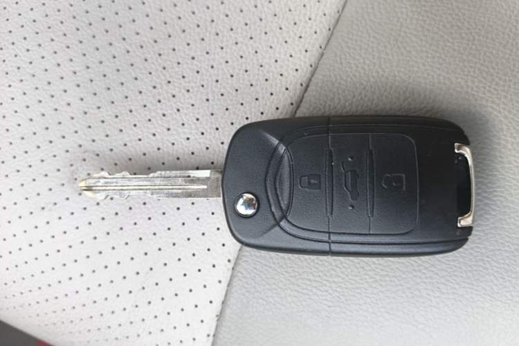 Used Wuling Hongguang New Energy 2025 Extended-Range Hybrid 50KM Comfort Version Vehicle Key