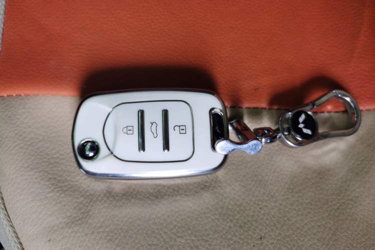Used Wuling Hongguang New Energy 2025 Extended-Range Hybrid 50KM Comfort Version Vehicle Key