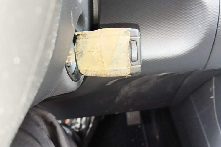 Used Wuling Hongguang New Energy 2025 Extended-Range Hybrid 50 km Utility Version Vehicle Key