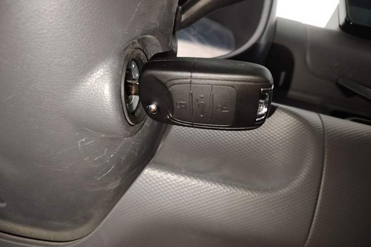 Used Wuling Hongguang New Energy 2025 Extended-Range Hybrid 50KM Comfort Version Vehicle Key