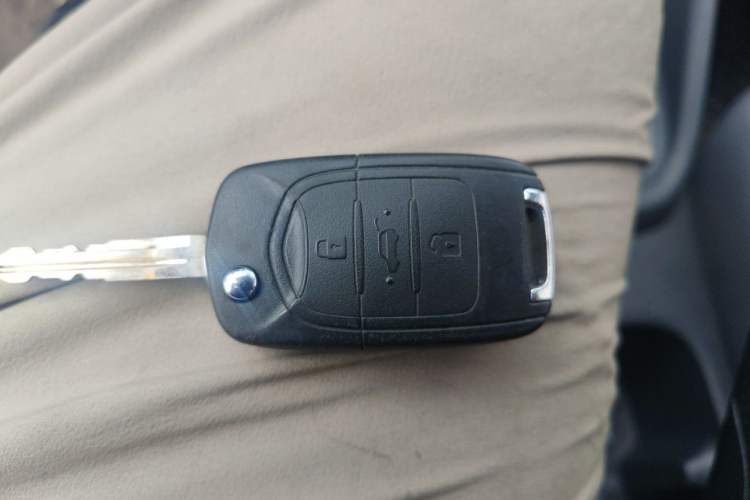 Used Wuling Hongguang New Energy 2025 Extended-Range Hybrid 50KM Comfort Version Vehicle Key