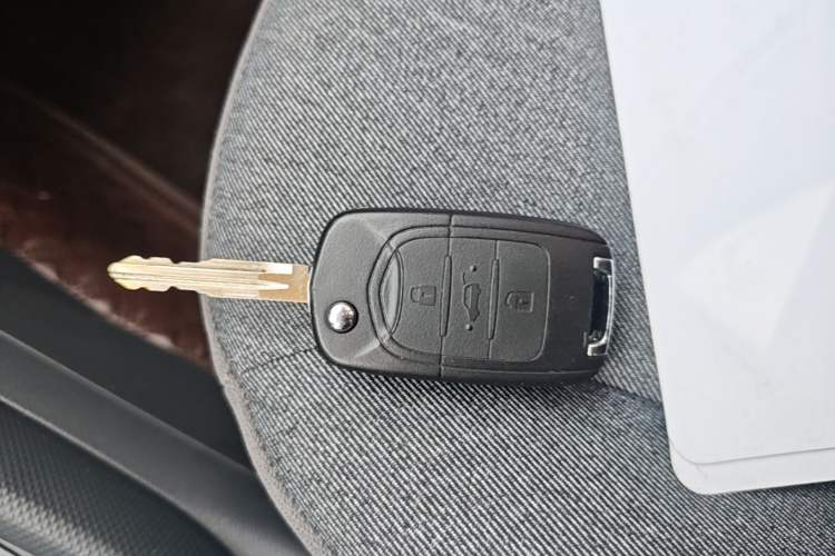 Used Wuling Hongguang New Energy 2025 Model Range-Extending Hybrid 150KM Comfort Edition Vehicle Key