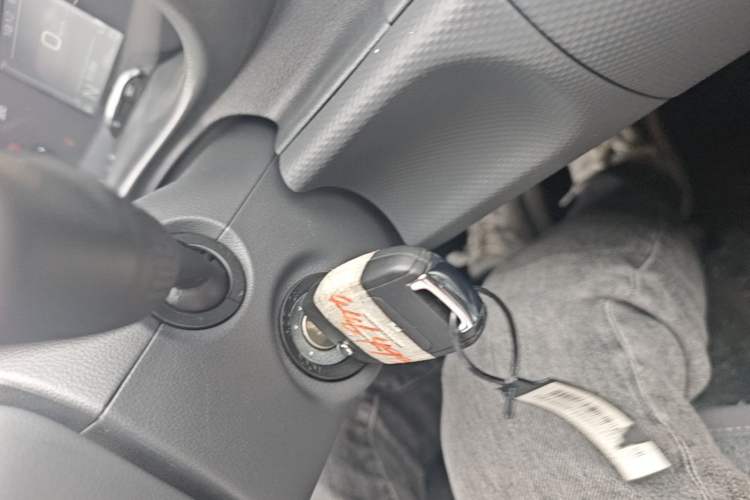 Used Wuling Hongguang New Energy 2025 Model Range-Extending Hybrid 150KM Comfort Edition Vehicle Key